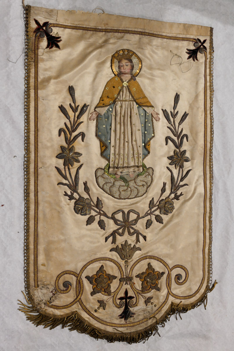 Bannière de reconnaissance à Notre-Dame-de Lourdes - Cliché Marie-José Fischer Bannière de reconnaissance à Notre-Dame-de Lourdes - Cliché Marie-José Fischer